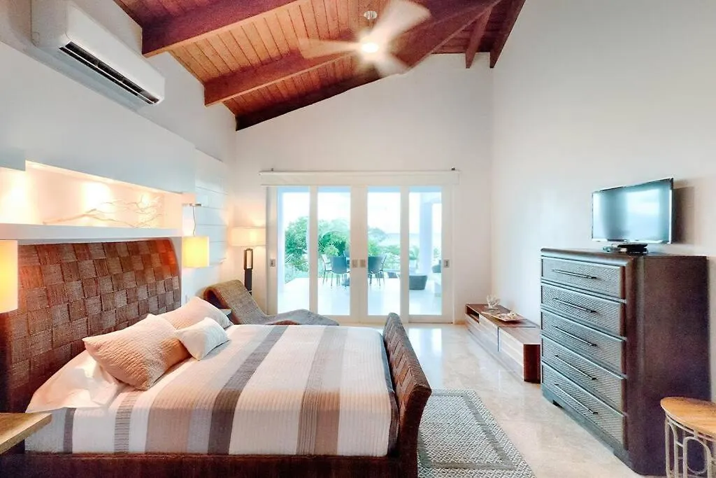 Beautiful Villa! Diiscount Via What Aspp! Pool, Secluded Beach! Check The Number From The Photos! Vieques 0*,  Puerto Rico
