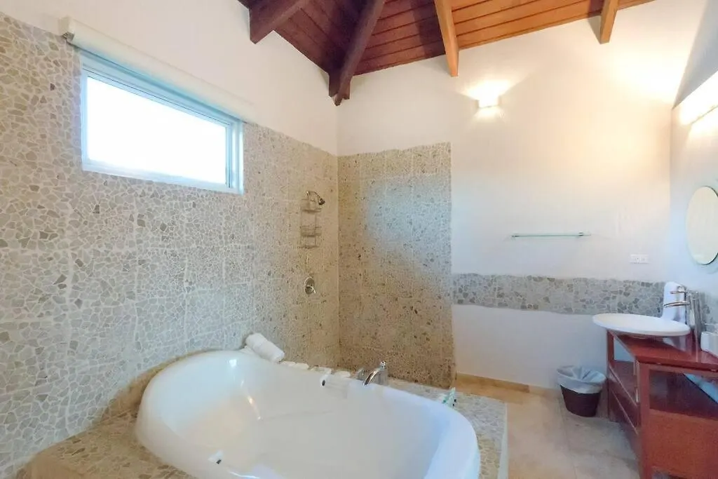 Beautiful Villa! Diiscount Via What Aspp! Pool, Secluded Beach! Check The Number From The Photos! Vieques Villa