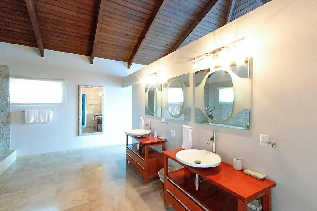 Beautiful Villa! Diiscount Via What Aspp! Pool, Secluded Beach! Check The Number From The Photos! Vieques 0*,  Puerto Rico